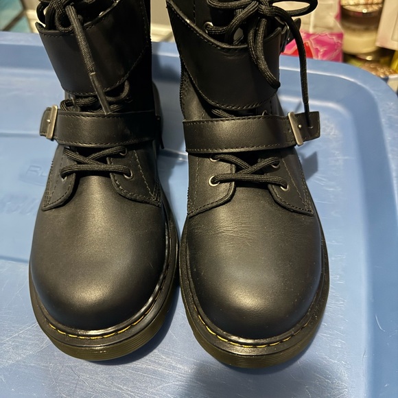 New Black Dr. Martens Airwave Strappy Boots Size 6 - Picture 5 of 8